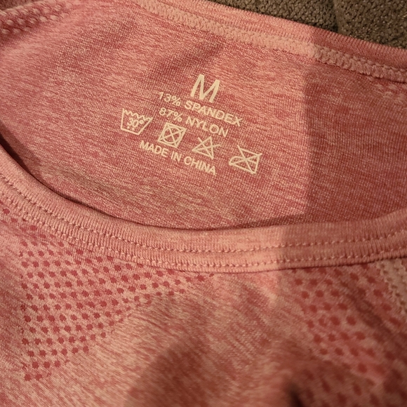 NWOT NVGTN Pink Seamless Long-Sleeve Crop Top - Picture 4 of 4